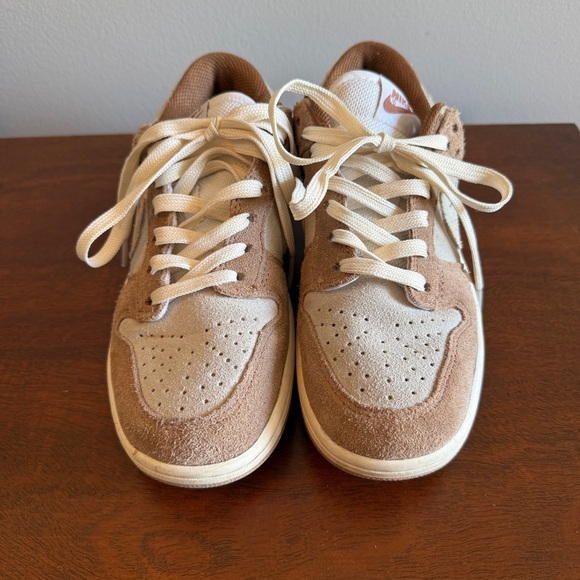 EUC Nike Women's Dunk Low Medium Curry Sneakers - Picture 3 of 6